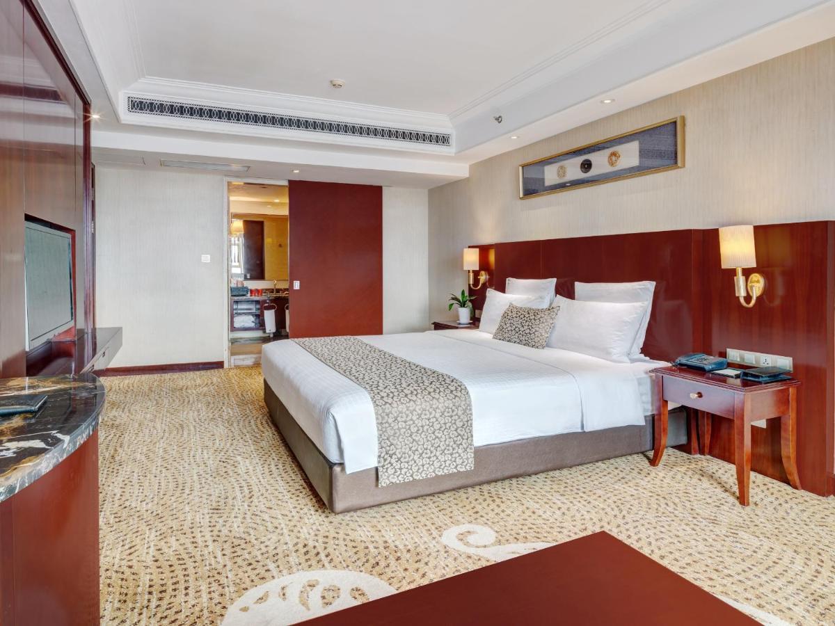 Days Hotel & Suites China Town---Five Minutes To Reach Changsha Station, The Metro Line 2 & Line 6 Are Nearby,Free Gym & Laundromat,Chinese And Western Buffet Breakfast Is Offered On The 31St Floor Exterior foto