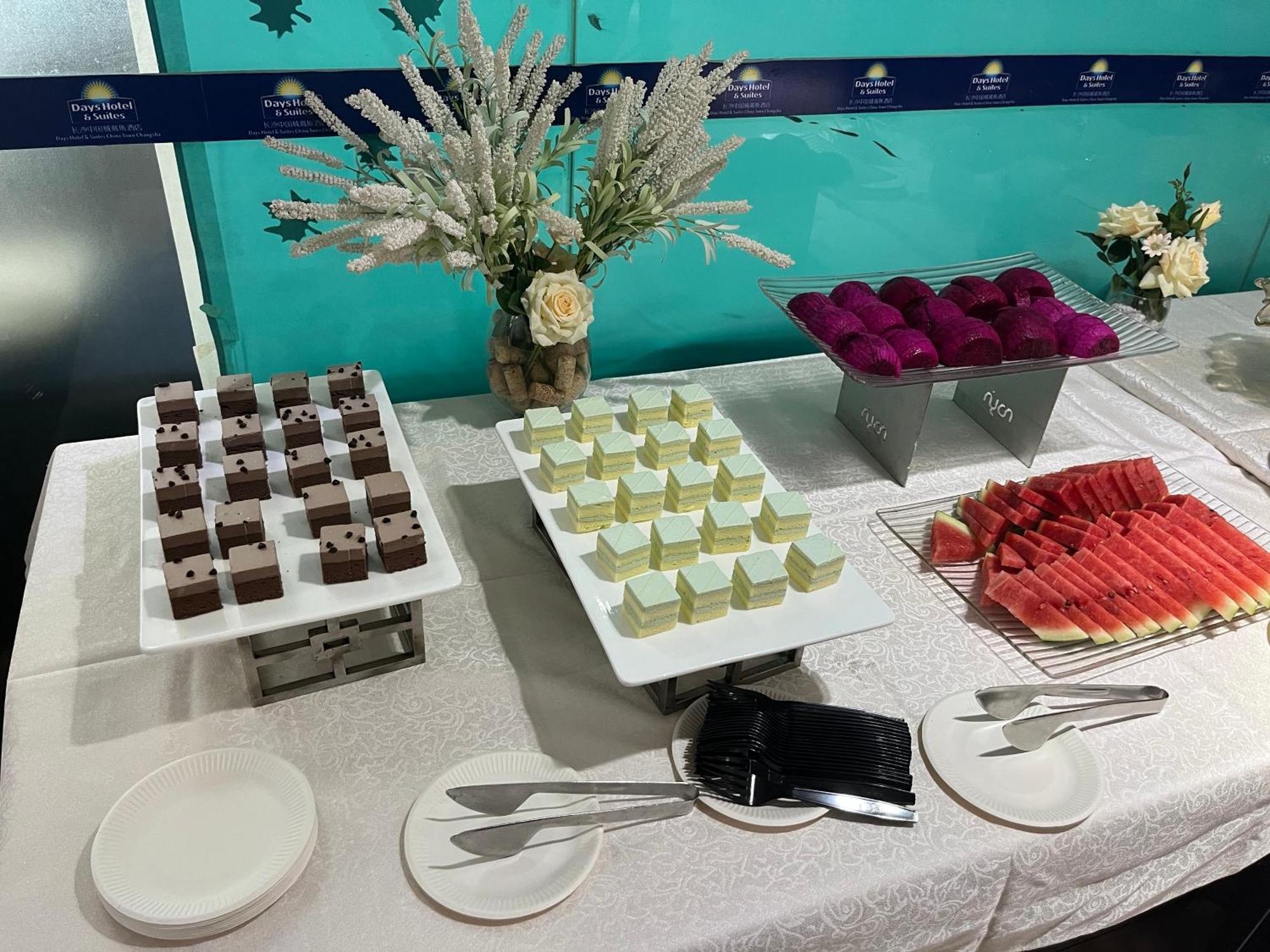 Days Hotel & Suites China Town---Five Minutes To Reach Changsha Station, The Metro Line 2 & Line 6 Are Nearby,Free Gym & Laundromat,Chinese And Western Buffet Breakfast Is Offered On The 31St Floor Exterior foto